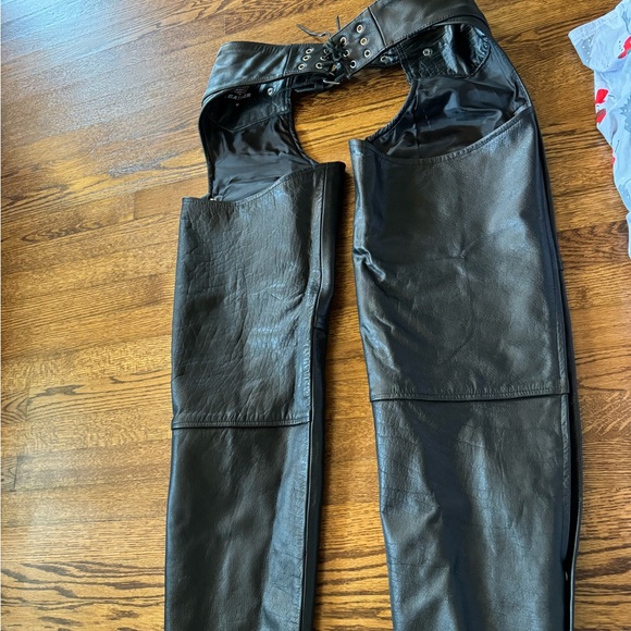 Harley Davidson Style Leather Riding Chaps in EUC Men’s Med or Women’s Large/XL - Picture 2 of 5